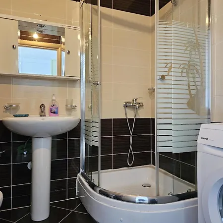 Sea View In 186 Sarandë