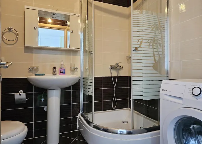 Sea View In 186 Sarandë